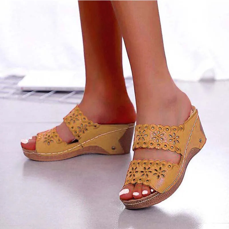 Heidi Sommersandalen mit Keilabsatz und Fischmaul-Design