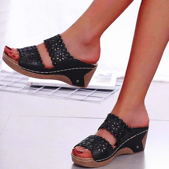 Heidi Sommersandalen mit Keilabsatz und Fischmaul-Design